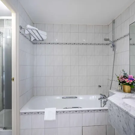 Western Grand De Bordeaux מלון 3*