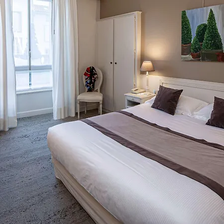 Отель Western Grand De Bordeaux 3*