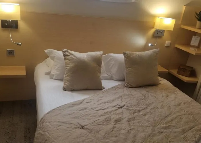 Western Grand De Bordeaux 3* אורילק