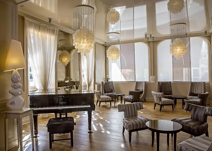 Western Grand De Bordeaux 3* אורילק