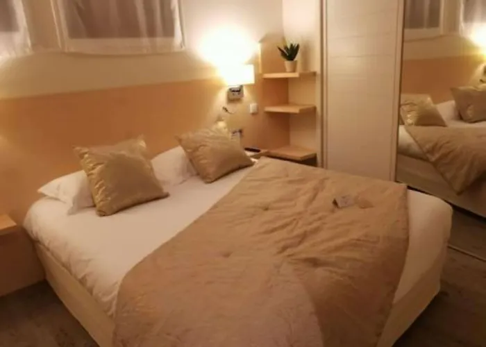 Western Grand De Bordeaux 3* אורילק