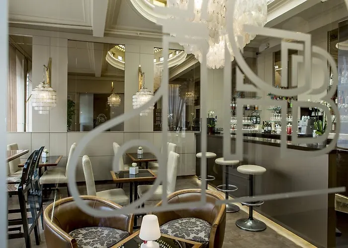 Western Grand De Bordeaux מלון 3*