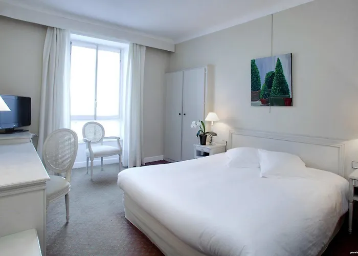 Western Grand De Bordeaux מלון